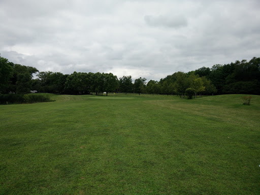 Golf Course «Old Top Farm Golf Course», reviews and photos, 2120 Crystal Lake Rd S, Crystal Lake, IL 60012, USA