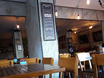 Esperanto Café & Restaurant