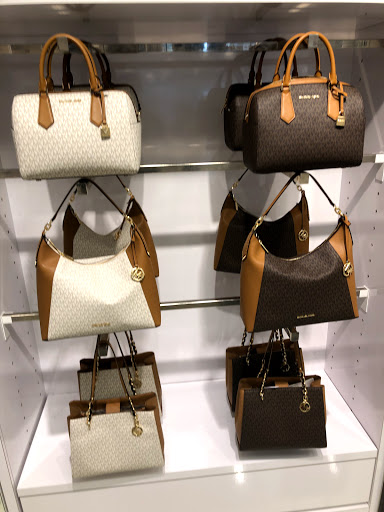 Fashion Accessories Store «Michael Kors», reviews and photos, 20-A Killingworth Turnpike #430, Clinton, CT 06413, USA
