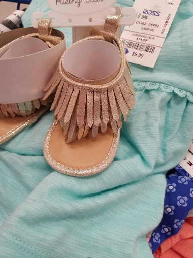 Clothing Store «Ross Dress for Less», reviews and photos, 2540 Cumberland Blvd SE, Smyrna, GA 30080, USA