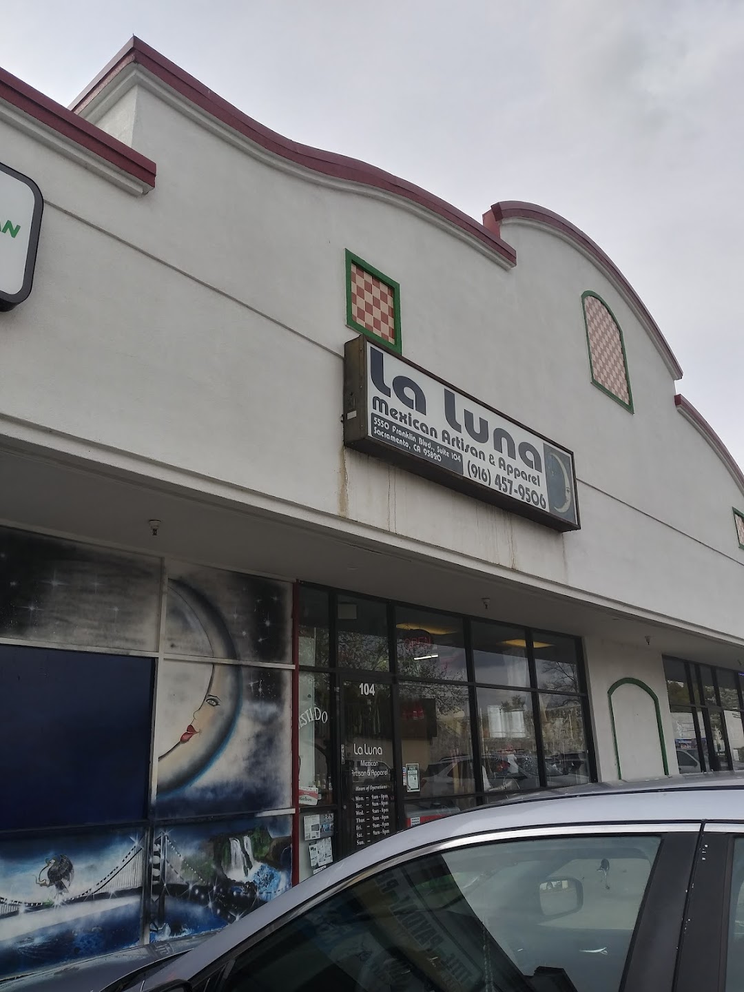 La Luna Mexican Artissan & Apparel