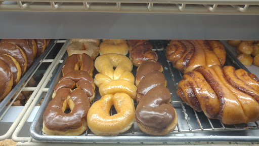 Donut Shop «Alvernon Donut Shop», reviews and photos, 1450 S Alvernon Way, Tucson, AZ 85711, USA