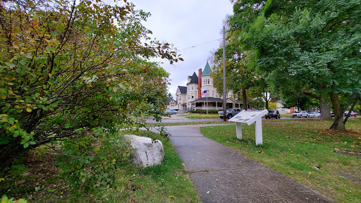 Funeral Home «Reynolds-Jonkhoff Funeral Home», reviews and photos, 305 6th St, Traverse City, MI 49684, USA