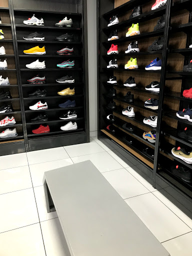 Shoe Store «Shoe Palace», reviews and photos, 7927 Van Nuys Blvd, Panorama City, CA 91402, USA