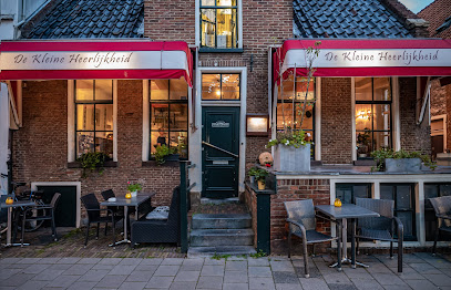 Huiskamerrestaurant De Kleine Heerlijkheid - Schuitendiep 42, 9711 RD Groningen, Netherlands