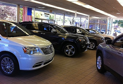 Car Dealer «Romano Chrysler Jeep», reviews and photos, 215 W Genesee St, Fayetteville, NY 13066, USA