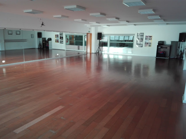EDCA - Escola de Dança Carolina Araújo - Escola de dança