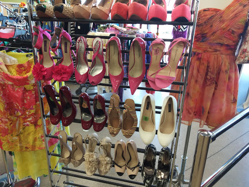 Non-Profit Organization «Goodwill Store & Donation Center», reviews and photos, 1381 N Rand Rd, Palatine, IL 60074, USA