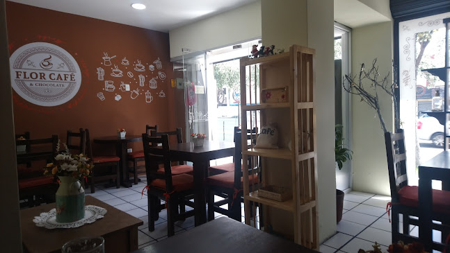 Opiniones de FLOR CAFÉ Y CHOCOLATE en Quito - Cafetería