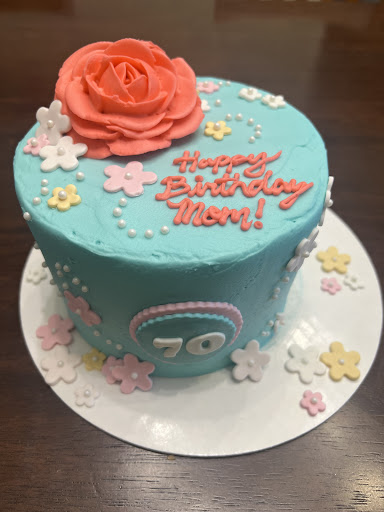 Cupcake Shop «Smallcakes: A Cupcakery of Naperville», reviews and photos, 115 E Ogden Ave #119, Naperville, IL 60563, USA