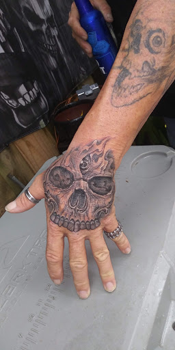 Tattoo Shop «Ivy and Oak Tattoo Artist Studio», reviews and photos, 724 Park Ave, Lake Park, FL 33403, USA