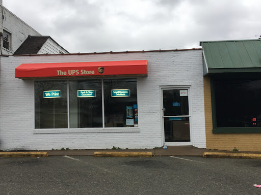 Shipping and Mailing Service «The UPS Store», reviews and photos, 2711 Buford Rd, Bon Air, VA 23235, USA