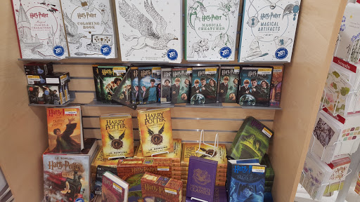 Book Store «Half Price Books», reviews and photos, 1328 Butterfield Rd, Downers Grove, IL 60515, USA