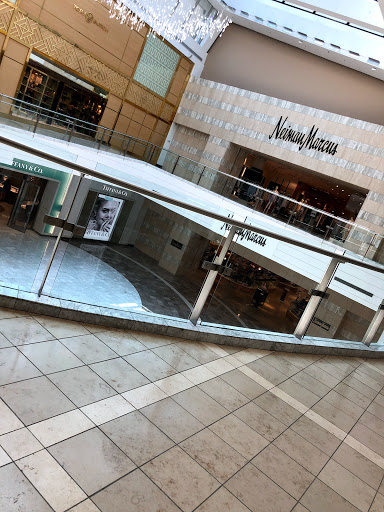 Jewelry Store «Tiffany & Co.», reviews and photos, 1 Garden State Plaza Blvd, Paramus, NJ 07652, USA