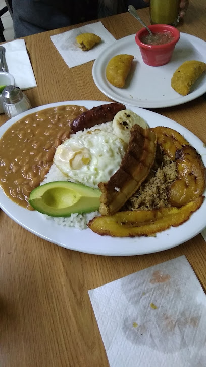 Macondo Restaurante De Comida Colombiana, , 