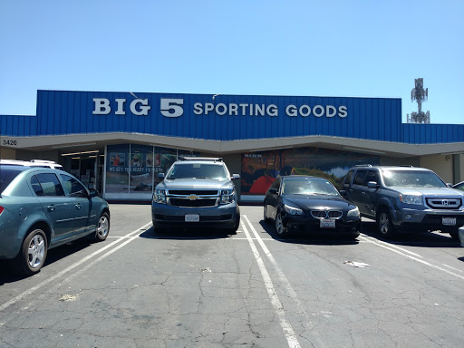 Sporting Goods Store «Big 5 Sporting Goods», reviews and photos, 3420 Arden Way, Sacramento, CA 95825, USA