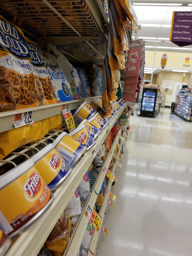 Grocery Store «Giant», reviews and photos, 1700 Kingfisher Dr, Frederick, MD 21701, USA