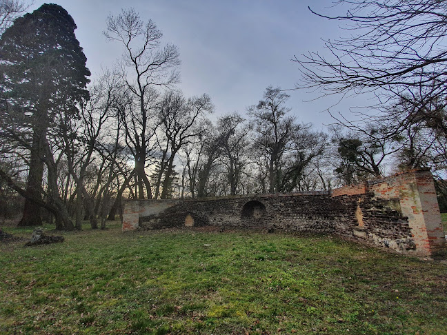 Opinii despre Cziráky-kastély în Dénesfa - Múzeum
