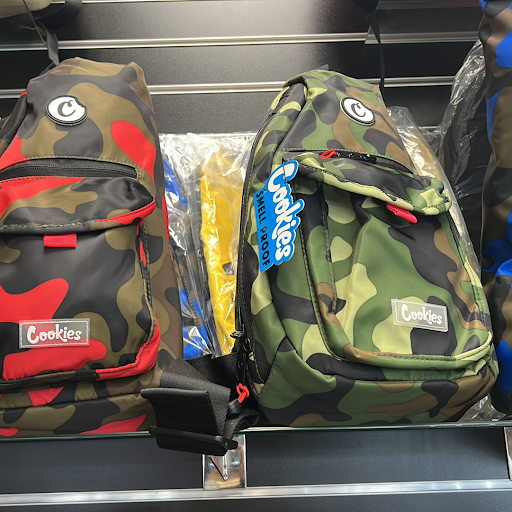 Tobacco Shop «Puff&Pass Smoke Shop», reviews and photos, 14151 Ramona Blvd #2B, Baldwin Park, CA 91706, USA