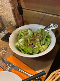 Salade César du Restaurant servant de la raclette Les Marmottes à Paris - n°6