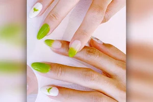 Lavie Nail Spa image