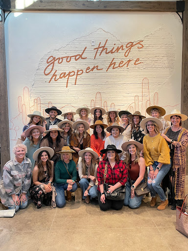 Beauty Salon «DV8 The Salon», reviews and photos, 909 S Main St, Grapevine, TX 76051, USA