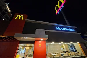 McDonald's Mcarthur Field image