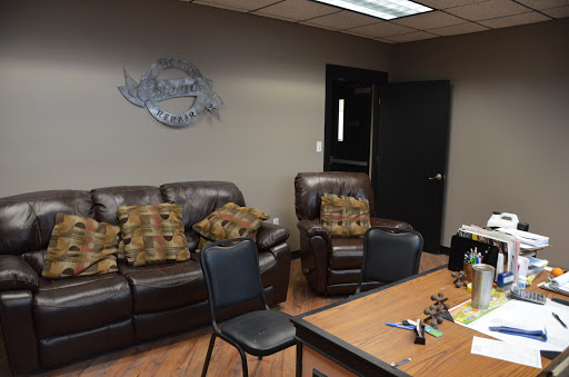 Auto Body Shop «Osteens Body Shop», reviews and photos, 321 Sequoya Dr, Hopkinsville, KY 42240, USA