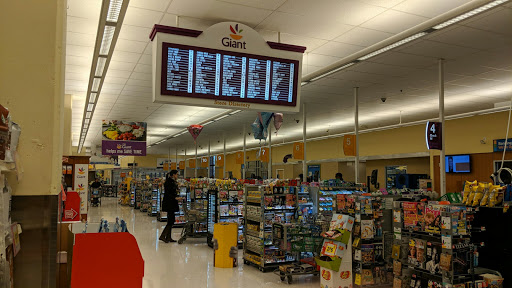 Grocery Store «Giant Food», reviews and photos, 2501 9th Rd S, Arlington, VA 22204, USA