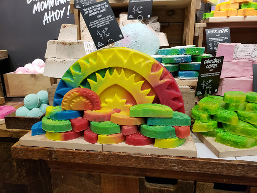 Cosmetics Store «LUSH», reviews and photos, 512 Orland Square Dr, Orland Park, IL 60462, USA