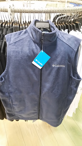 Sportswear Store «Columbia Sportswear Outlet Store at Tanger Outlet Center», reviews and photos, 4630 Factory Stores Blvd A175, Myrtle Beach, SC 29579, USA