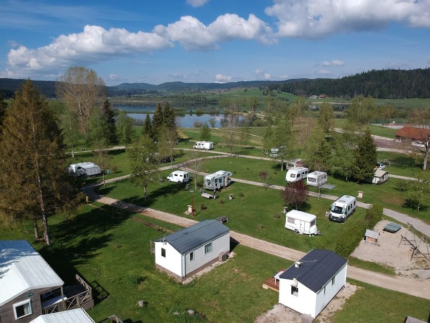 Camping du Lac à Labergement-Sainte-Marie (Doubs 25)