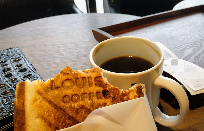 Louisa Coffee 路易．莎咖啡(八德興豐門市)