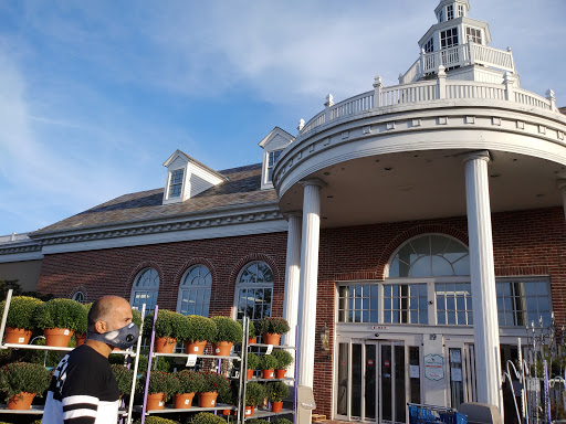 Shopping Mall «Aquidneck Shopping Centre», reviews and photos, 77 E Main Rd, Middletown, RI 02842, USA