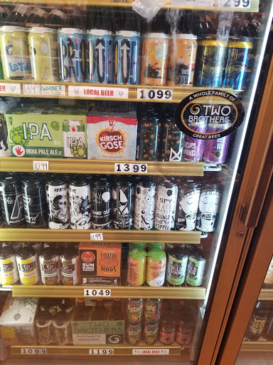 Liquor Store «Warehouse Liquors», reviews and photos, 634 S Wabash Ave, Chicago, IL 60605, USA