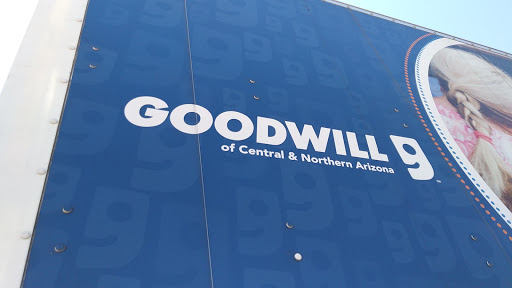 Thrift Store «Goodwill Clearance Outlet, Donation Center & Career Center», reviews and photos, 515 N 51st Ave, Phoenix, AZ 85043, USA