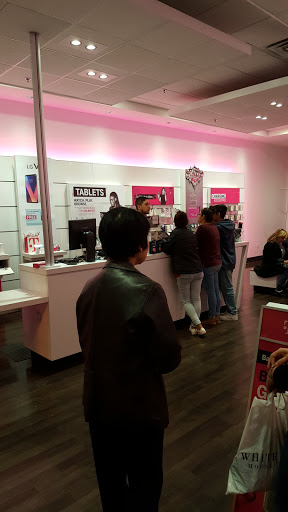 Cell Phone Store «T-Mobile», reviews and photos, 2645 Arapaho Rd #137, Garland, TX 75044, USA