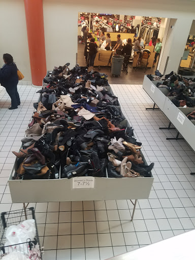 Department Store «Last Chance Clearance Store», reviews and photos, 1919 E Camelback Rd, Phoenix, AZ 85016, USA