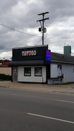 Tattoo Shop «South Pointe Ink - Tattoos & Piercings», reviews and photos, 1838 S Westnedge Ave, Kalamazoo, MI 49008, USA