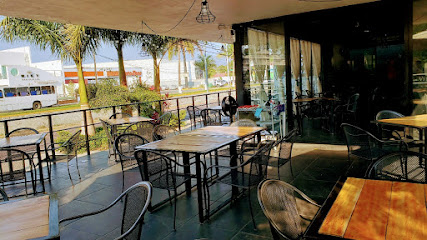 El Vergel Restaurant - Lic. Miguel de la Madrid Hurtado 1251-PB1, Las Palmas, 28869 Manzanillo, Col., Mexico
