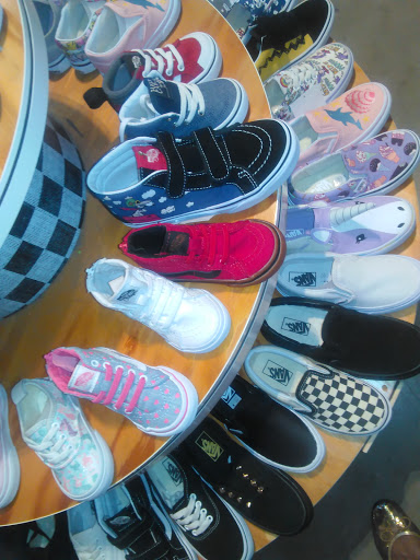 Shoe Store «Vans», reviews and photos, 400 Broadway, Santa Monica, CA 90401, USA