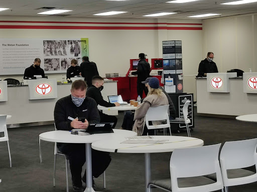 Toyota Dealer «Walser Toyota», reviews and photos, 4401 American Blvd W, Bloomington, MN 55437, USA