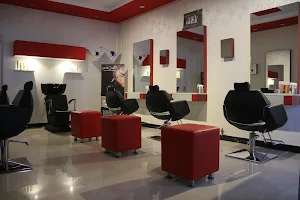 Sikandar Salon image