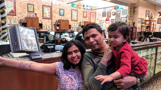 Tattoo Shop «Tattoo Factory Inc», reviews and photos, 4441 N Broadway St, Chicago, IL 60640, USA