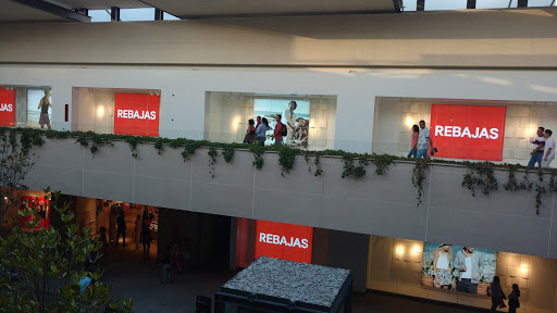 Shopping centres in Leon