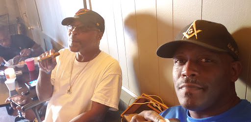 Tobacco Shop «Pipes & Pleasures», reviews and photos, 4244 E Main St, Columbus, OH 43213, USA