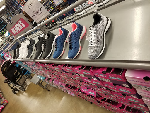 Shoe Store «SKECHERS Factory Outlet», reviews and photos, 241 Fort Evans Rd NE #1233, Leesburg, VA 20176, USA