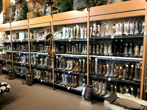 Resort «Smoke Hole Caverns», reviews and photos, 8290 N Fork Hwy, Cabins, WV 26855, USA