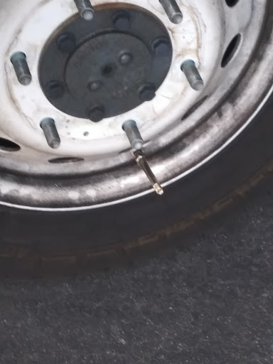 Tire Shop «Discount Tire Store - Tucson, AZ», reviews and photos, 3960 W Ina Rd, Tucson, AZ 85741, USA