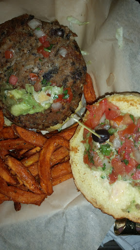 Movie Theater «Studio Movie Grill», reviews and photos, 2880 Holcomb Bridge Rd, Alpharetta, GA 30022, USA